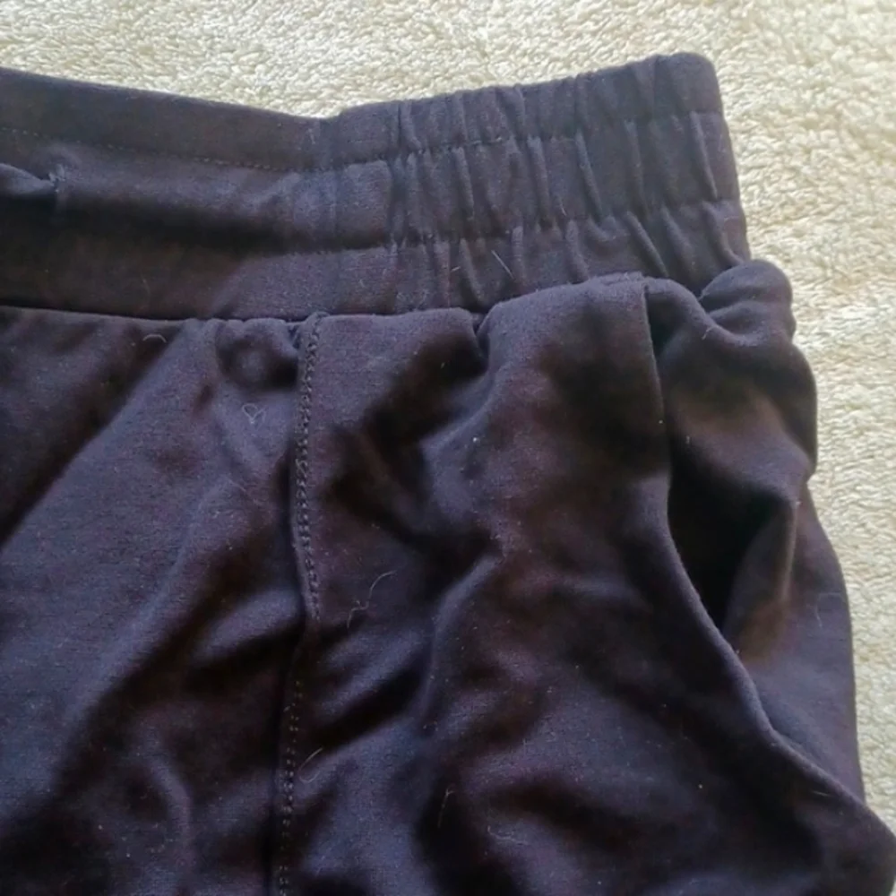 AGB Black Cropped Pants With Elastic Band And Drawstring Womans Size Small - Picture 3 of 7